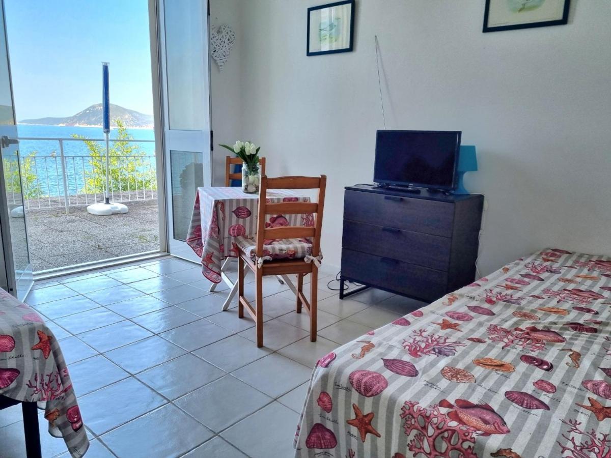 Appartamenti La Terrazza Sulle Ghiaie - Goelba Portoferraio Quarto foto