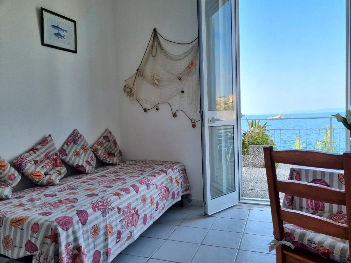 Appartamenti La Terrazza Sulle Ghiaie - Goelba Portoferraio Quarto foto
